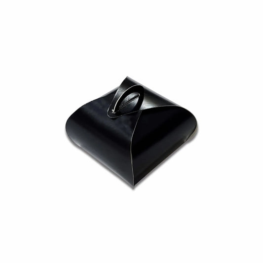 Black wrap style favour box with decorative handle, measuring 8 × 8 × 4 cm